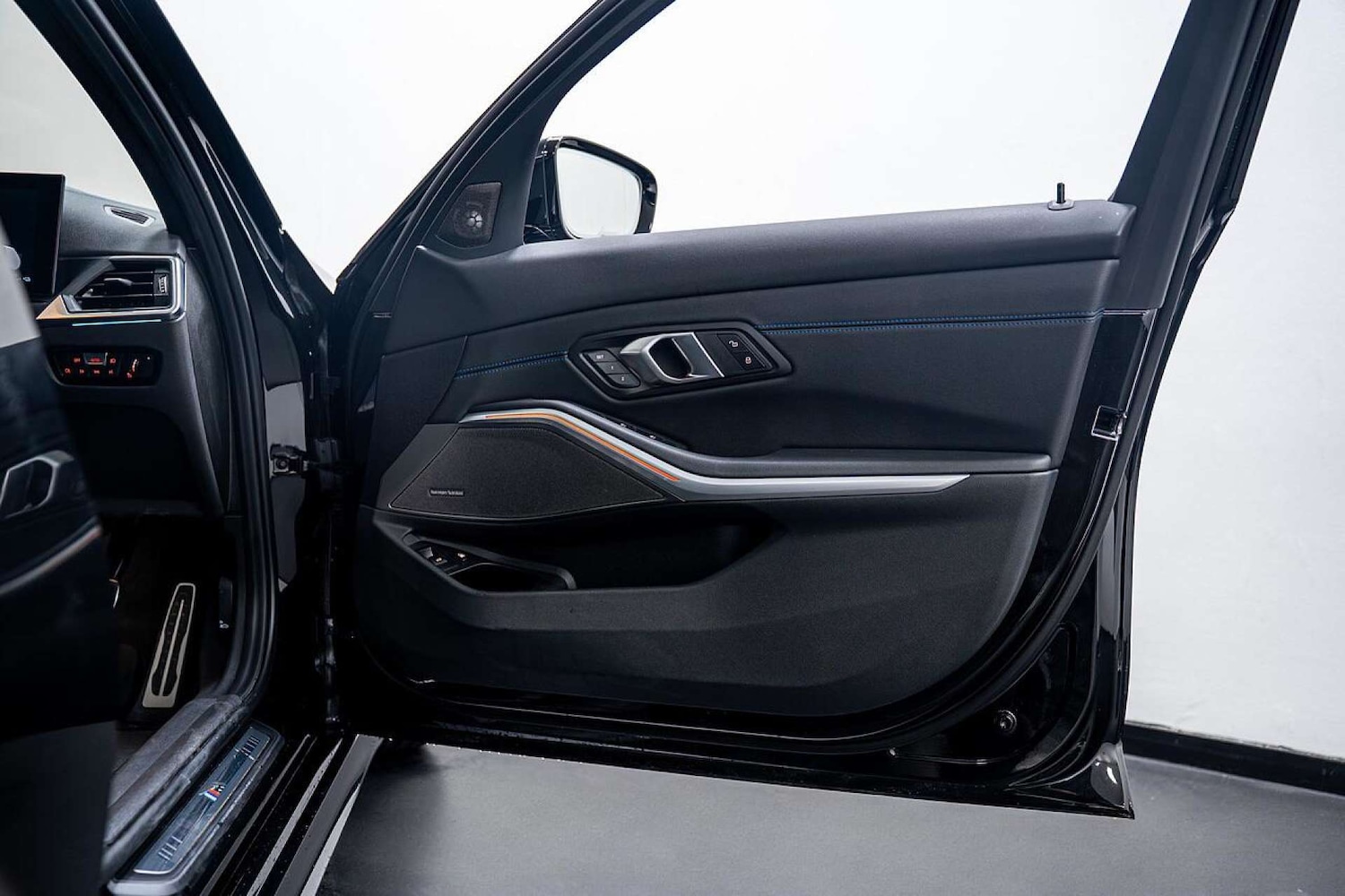 Used BMW 3 Series 2024 for sale - 77406654: Photo 25