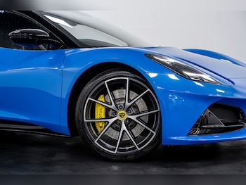 Used Lotus Emira 2023 for sale - 76417979: Photo