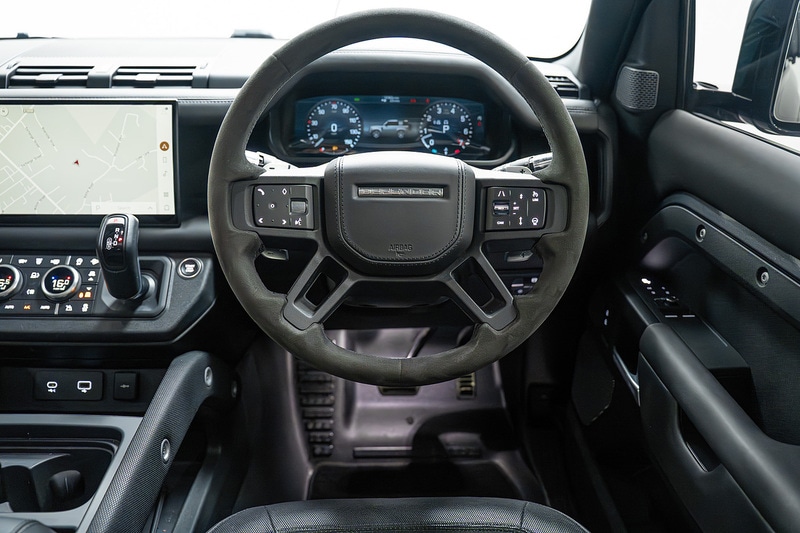 Used Land Rover Defender 2021 for sale - 76334064: Photo 34