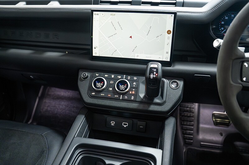 Used Land Rover Defender 2021 for sale - 76334064: Photo 36
