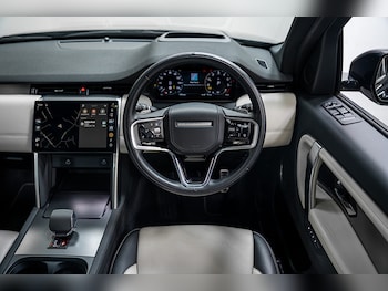 Used Land Rover Discovery Sport 2024 for sale - 76170189: Photo 2