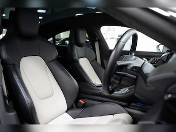 Used Porsche Taycan 2024 for sale - 78952069: Photo