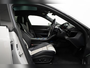 Used Porsche Taycan 2024 for sale - 78952069: Photo