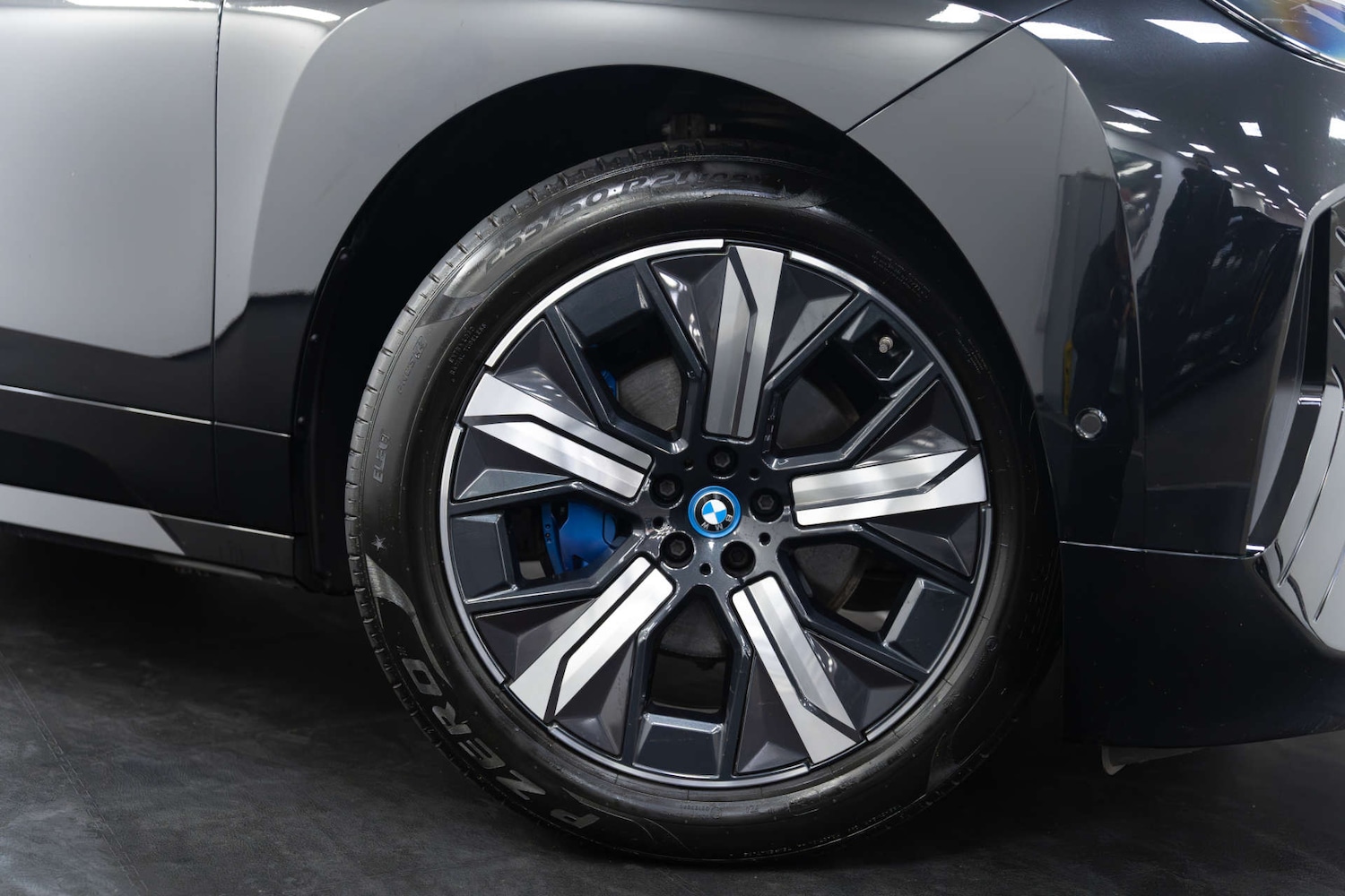 Used BMW iX 2022 for sale - 77476430: Photo 2