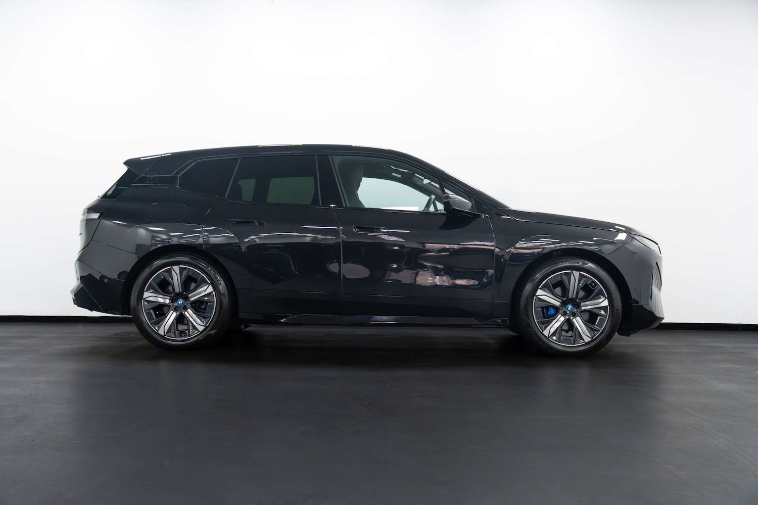 Used BMW iX 2022 for sale - 77476430: Photo 3