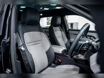 Used Land Rover Range Rover Evoque 2022 for sale - 76245578: Photo