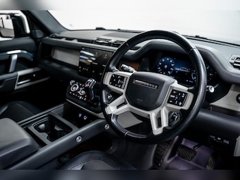 Used Land Rover Defender 110 2023 for sale - 77324477: Photo