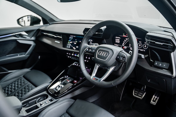 Used Audi RS3 2023 for sale - 76077224: Photo 2