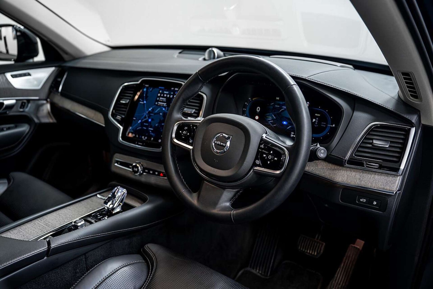 Used Volvo XC90 2023 for sale - 77406616: Photo 2