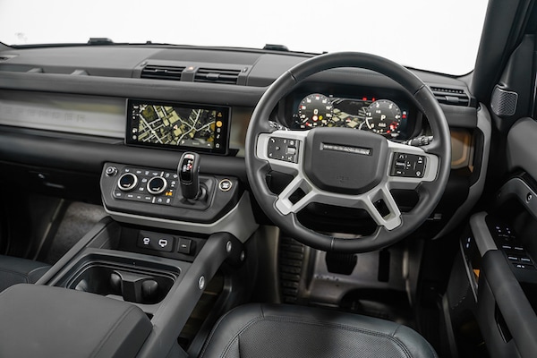Used Land Rover Defender 110 2024 for sale - 74613218: Photo 32