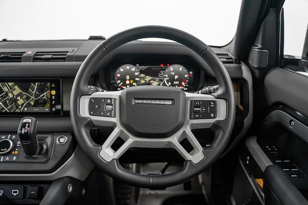 Used Land Rover Defender 110 2024 for sale - 74613218: Photo 35