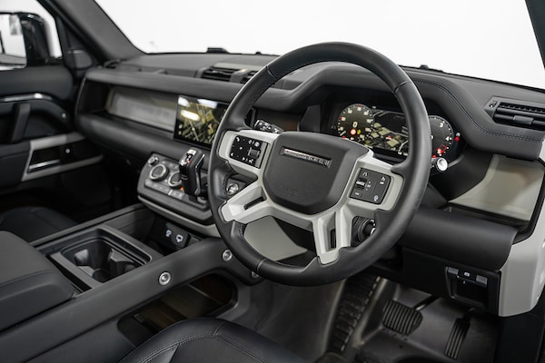 Used Land Rover Defender 110 2024 for sale - 74613218: Photo 3