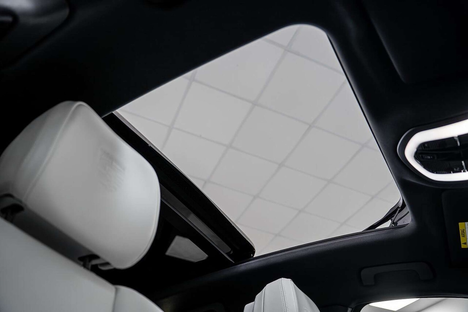 Used Porsche Macan 2022 for sale - 77406635: Photo 39