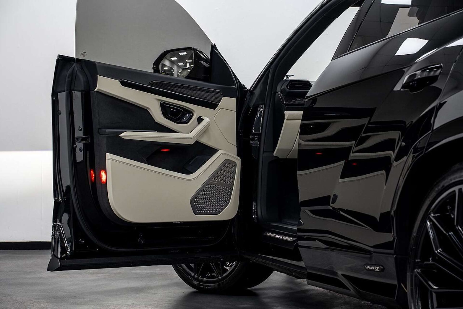 Used Lamborghini Urus 2025 for sale - 77406615: Photo 6