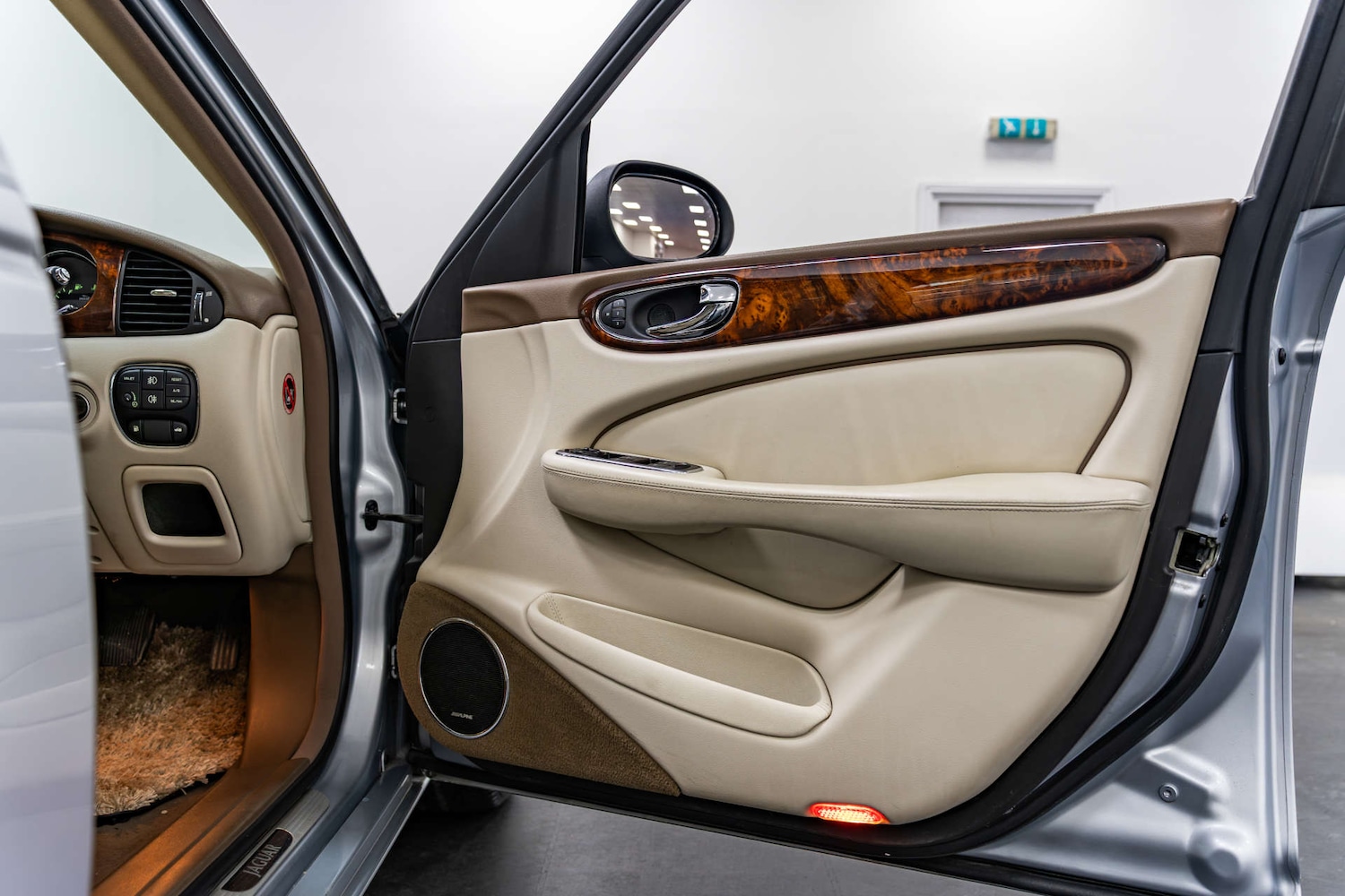 Used Jaguar XJ 2007 for sale - 77604054: Photo 28