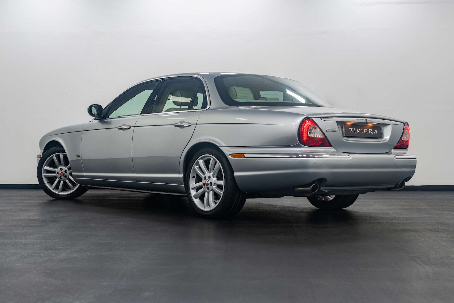 Used Jaguar XJ 2007 for sale - 77604054: Photo 5