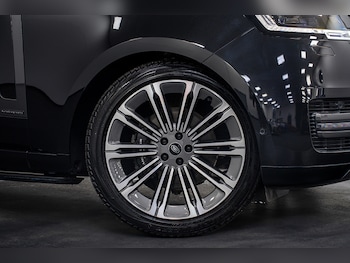 Used Land Rover Range Rover 2023 for sale - 76185830: Photo