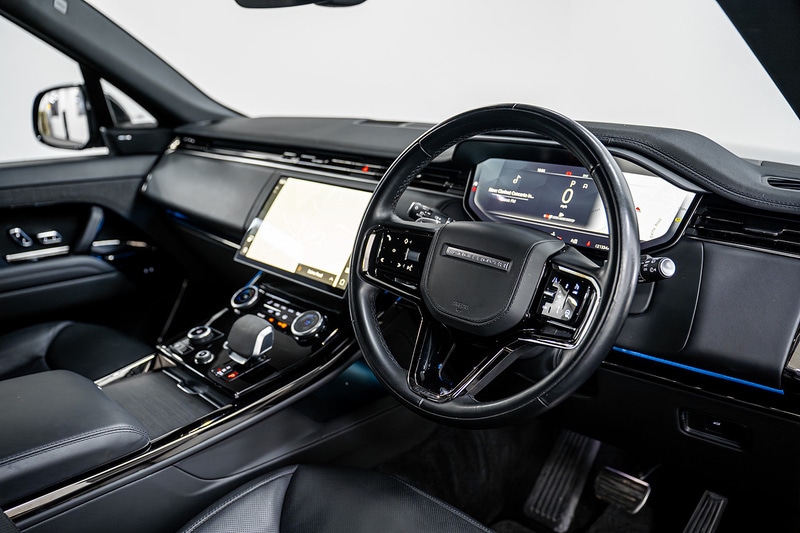 Used Land Rover Range Rover Sport 2024 for sale - 76582965: Photo 2