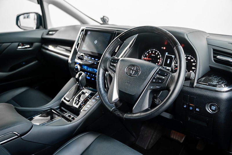 Used Toyota Alphard for sale - 76784399: Photo 2