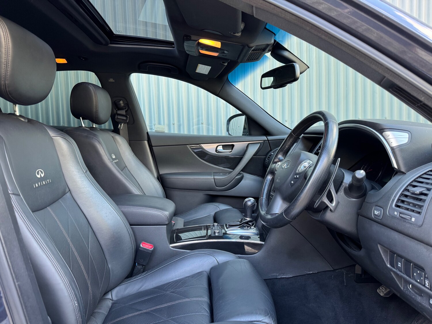 Used Infiniti FX 2010 for sale - 76730224: Photo 8