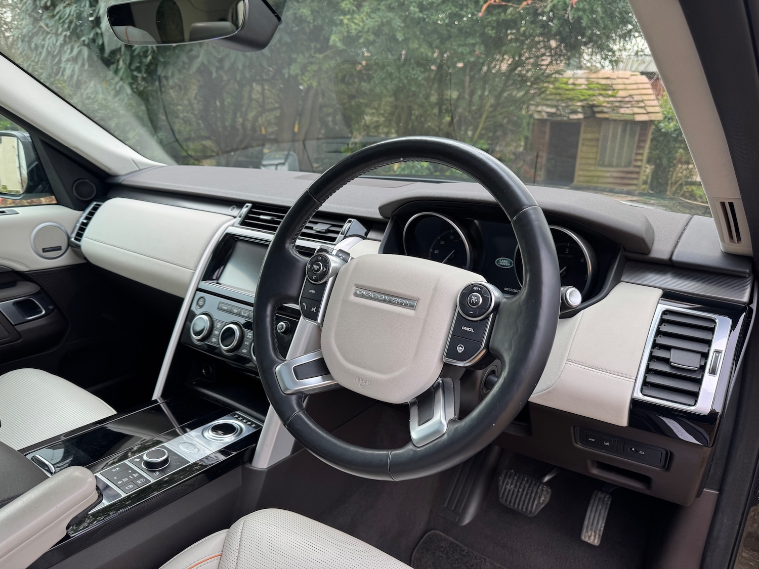 Used Land Rover Discovery 2017 for sale - 76875129: Photo 14