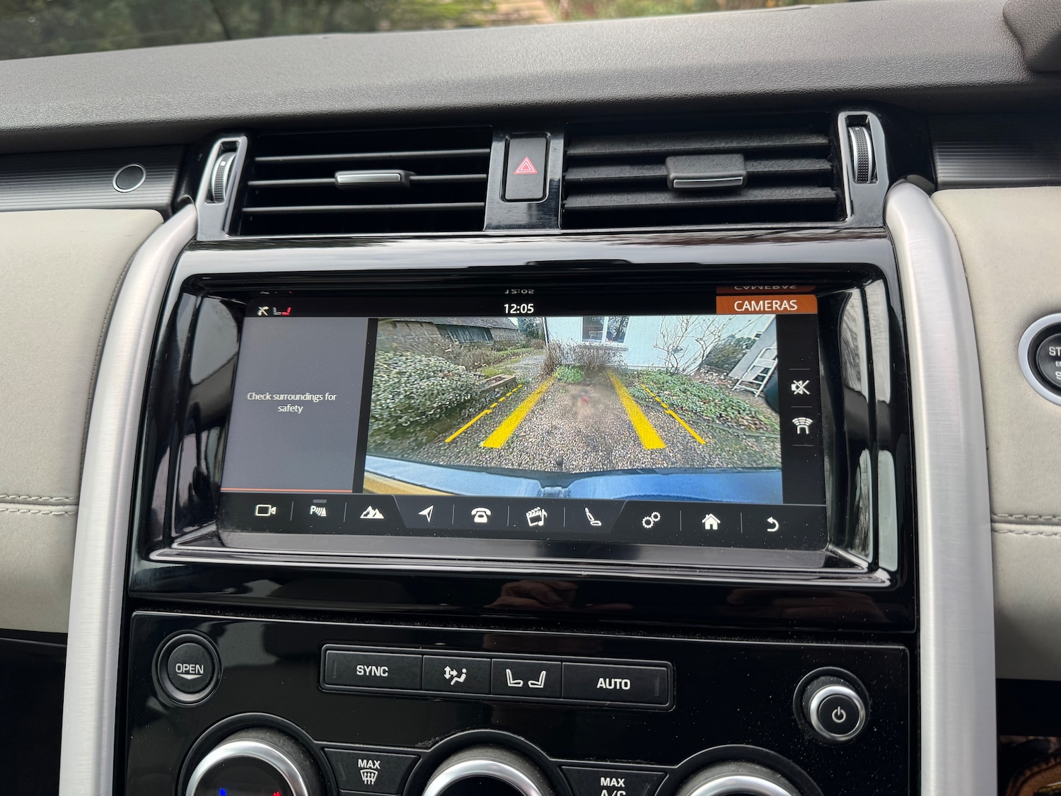 Used Land Rover Discovery 2017 for sale - 76875129: Photo 17