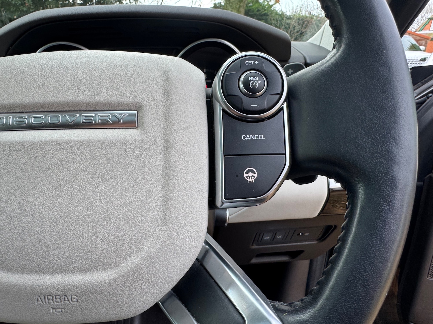 Used Land Rover Discovery 2017 for sale - 76875129: Photo 21