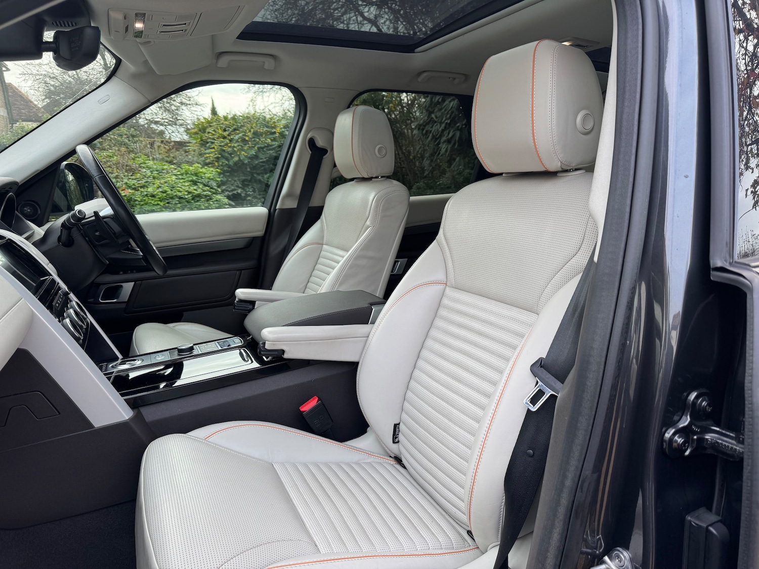 Used Land Rover Discovery 2017 for sale - 76875129: Photo 31