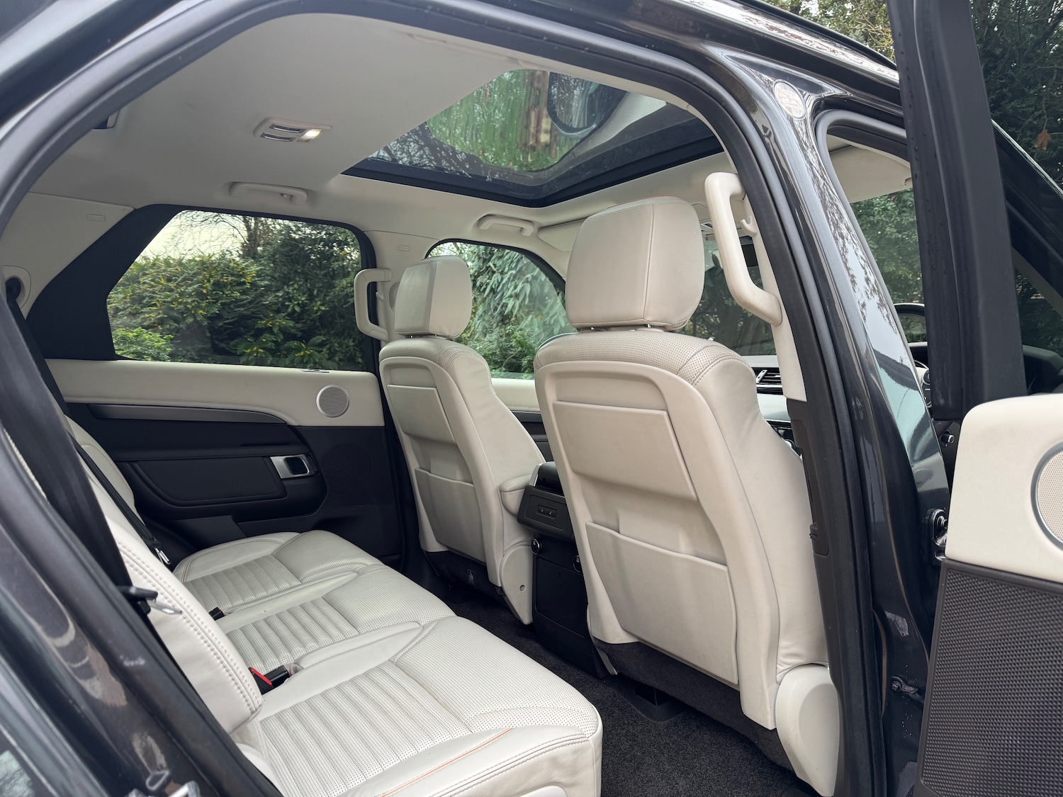 Used Land Rover Discovery 2017 for sale - 76875129: Photo 9