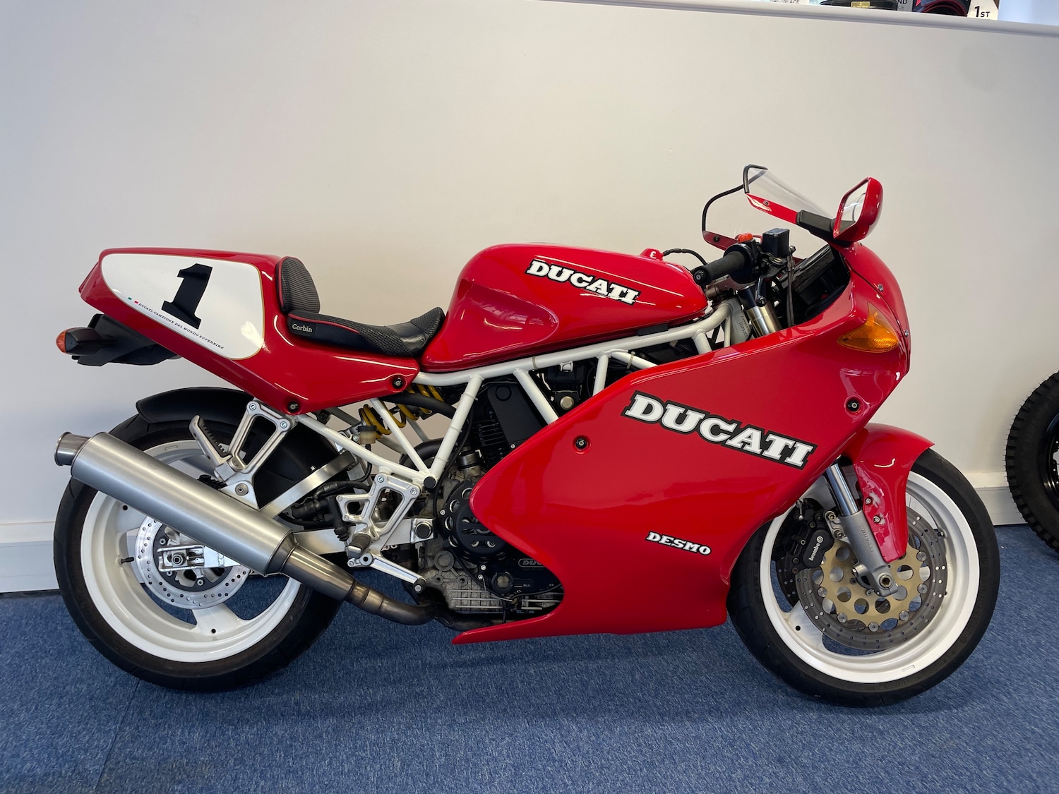 Ducati 900