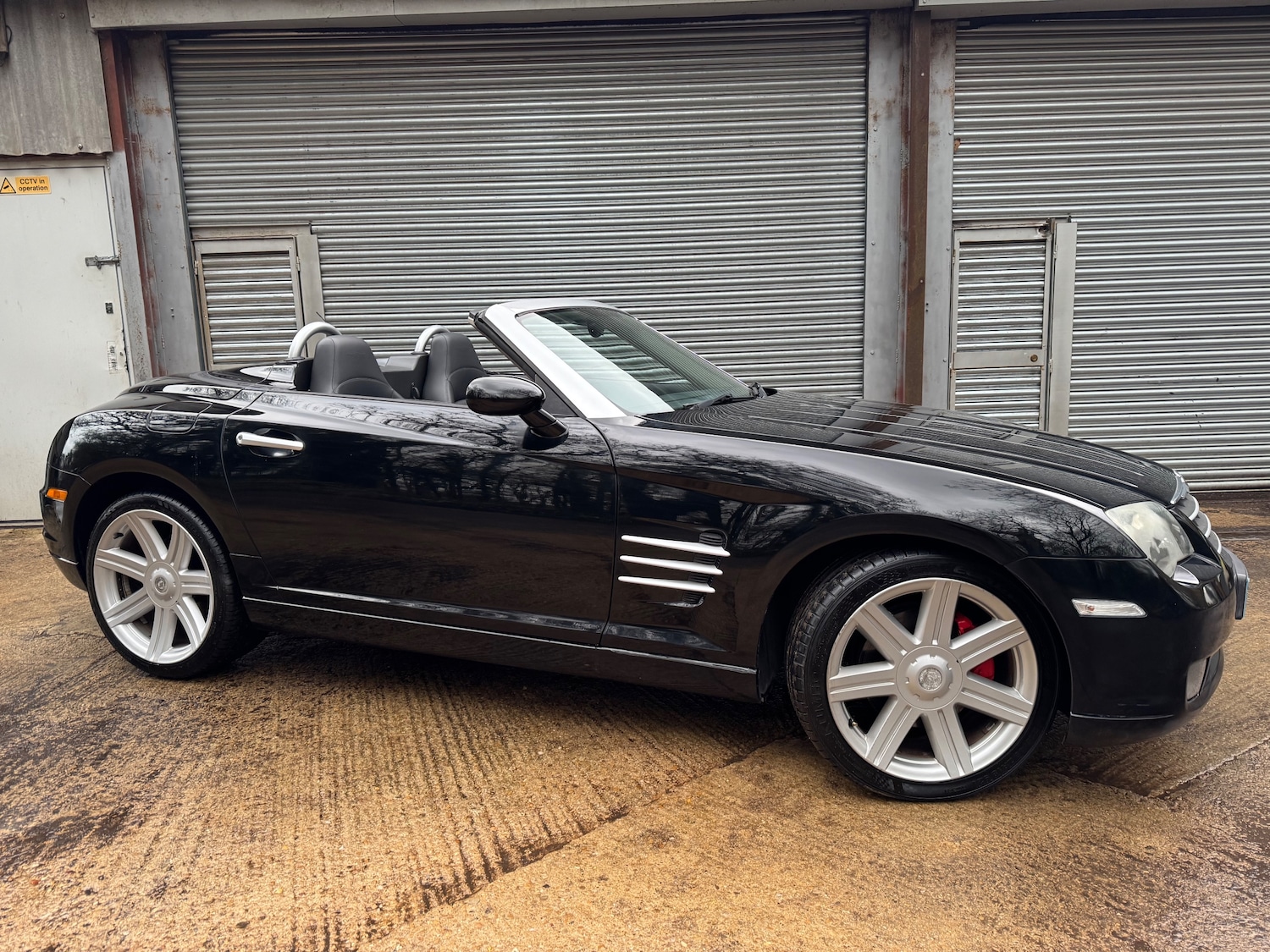 Used Chrysler Crossfire 2005 for sale - 77262893: Photo 2