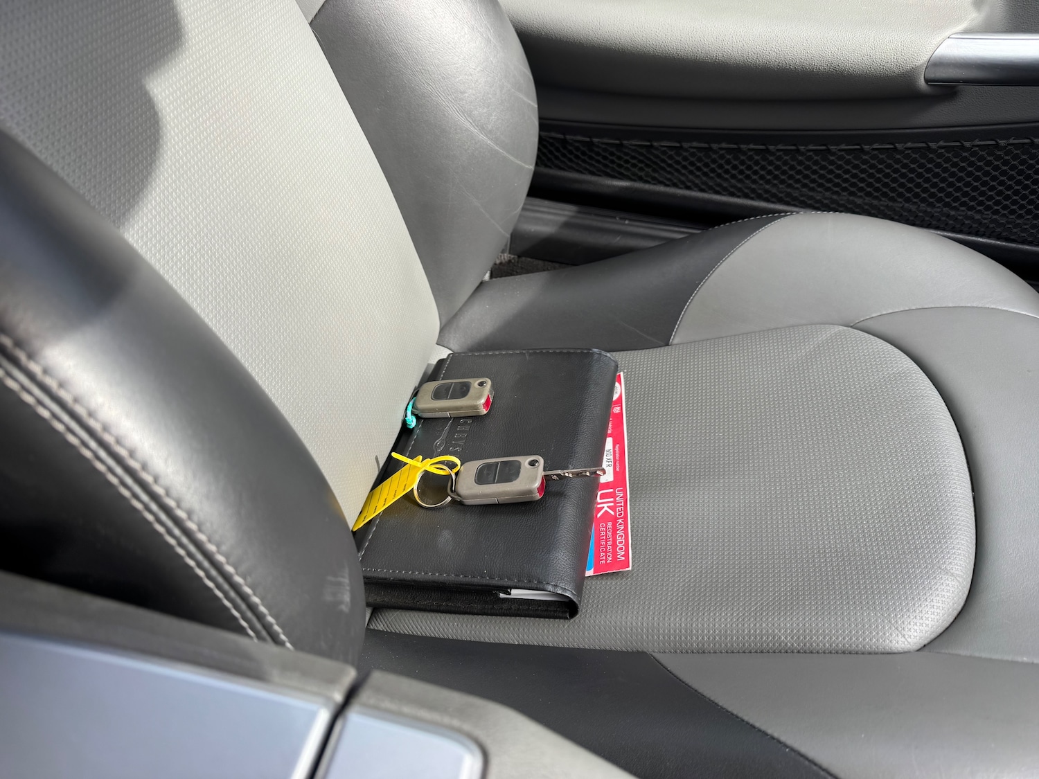 Used Chrysler Crossfire 2006 for sale - 77982998: Photo 8