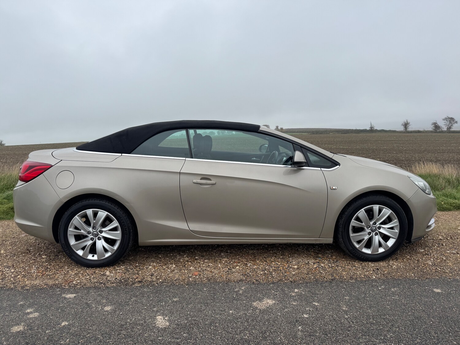 Used Vauxhall Cascada 2015 for sale - 76730236: Photo 13