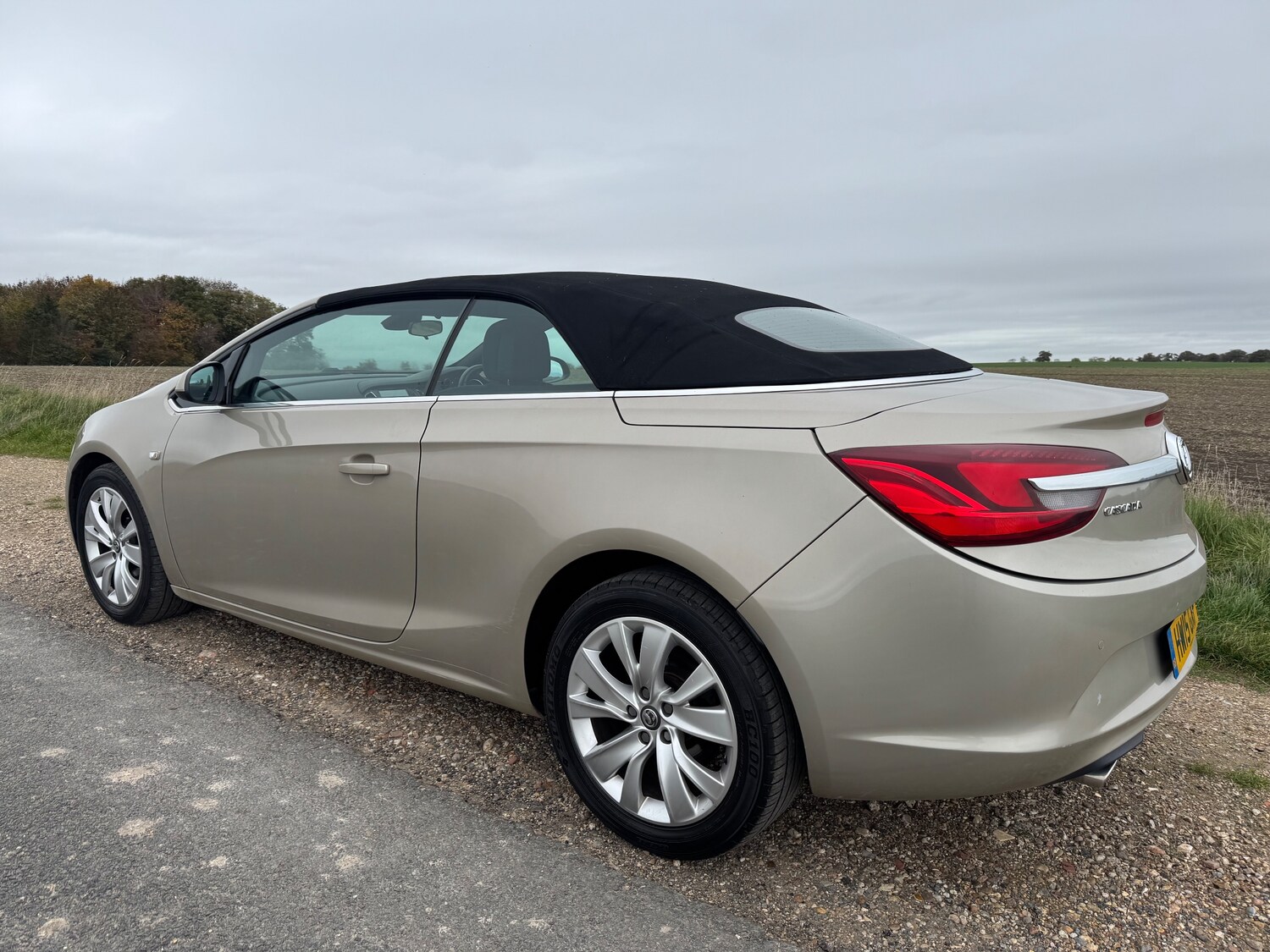 Used Vauxhall Cascada 2015 for sale - 76730236: Photo 21