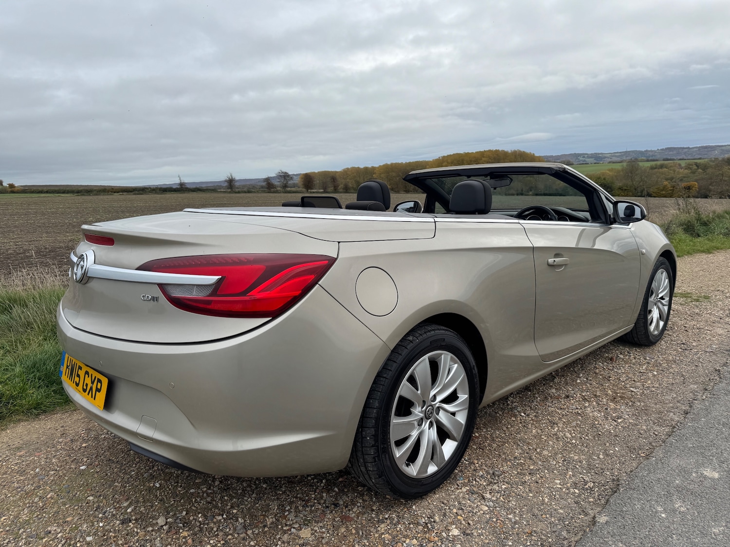 Used Vauxhall Cascada 2015 for sale - 76730236: Photo 4