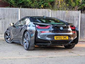 Used BMW i8 2016 for sale - 77045744: Photo