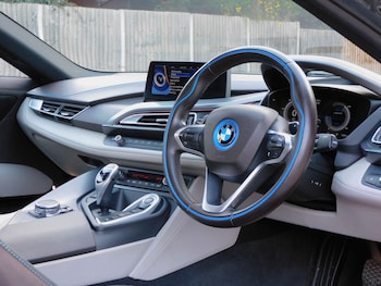 Used BMW i8 2016 for sale - 77045744: Photo