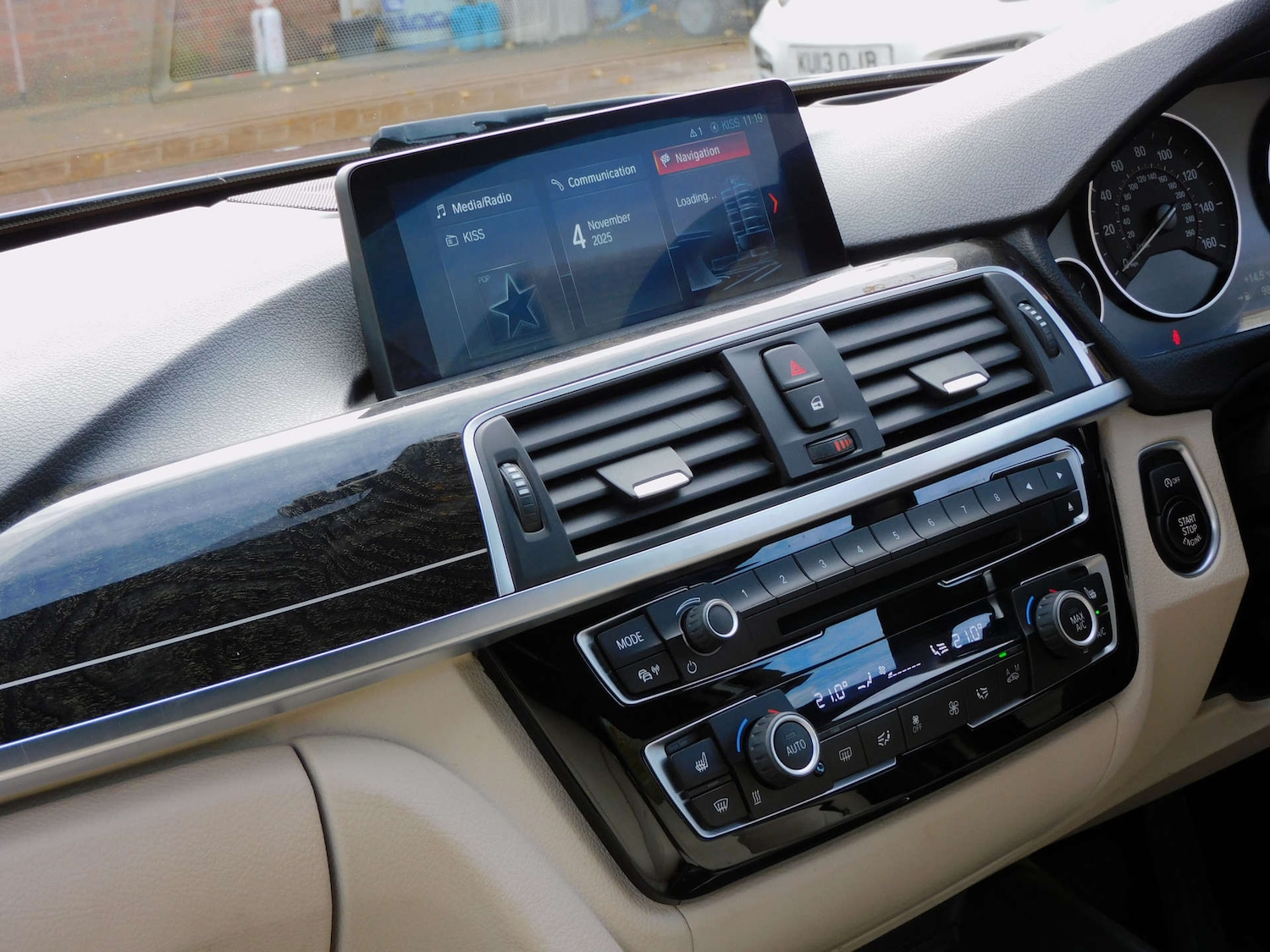 Used BMW 3 Series 2017 for sale - 76462103: Photo 30