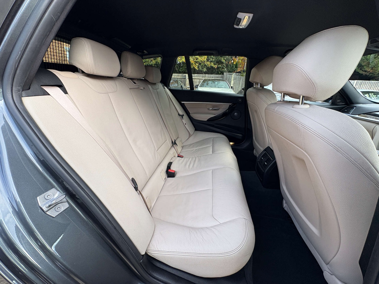 Used BMW 3 Series 2017 for sale - 76462103: Photo 40