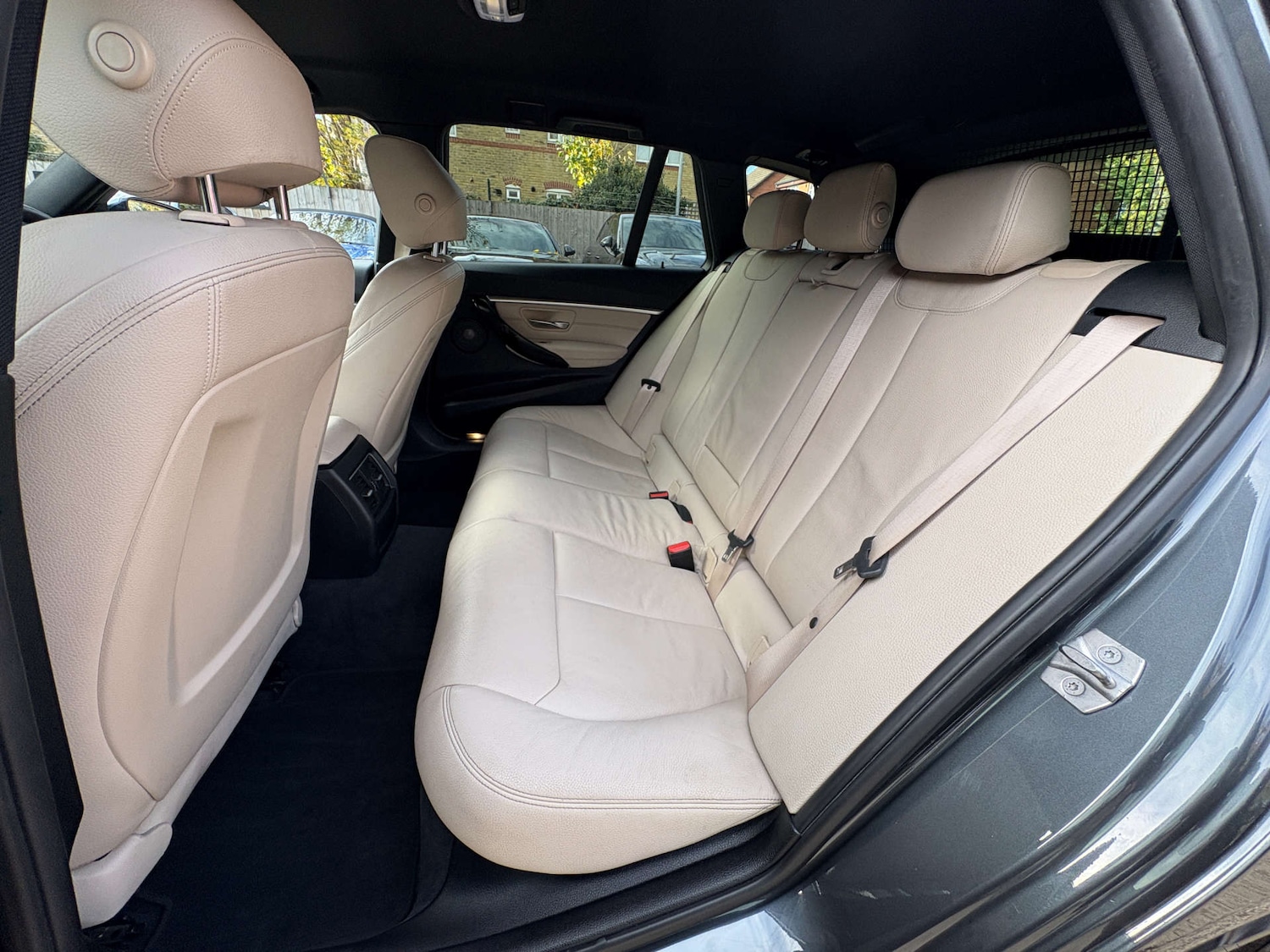 Used BMW 3 Series 2017 for sale - 76462103: Photo 41