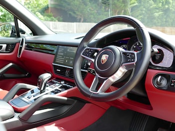 Used Porsche Cayenne 2019 for sale - 79044752: Photo