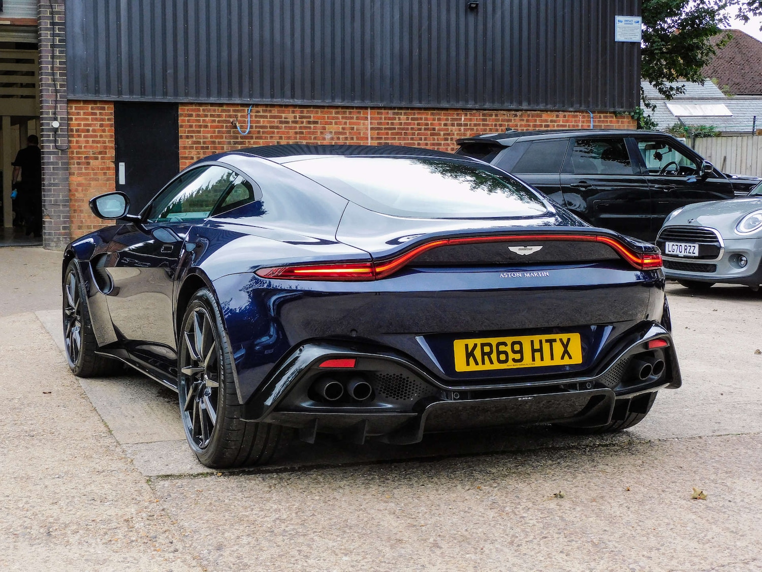 Used Aston Martin Vantage 2019 for sale - 76601142: Photo 17