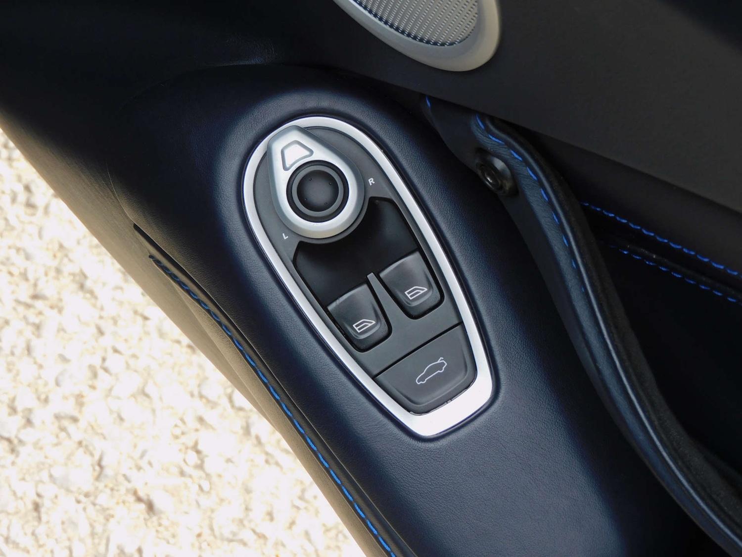 Used Aston Martin Vantage 2019 for sale - 76601142: Photo 29