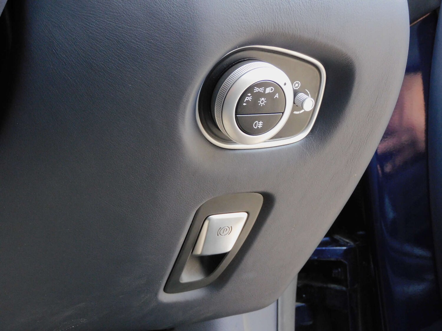 Used Aston Martin Vantage 2019 for sale - 76601142: Photo 44