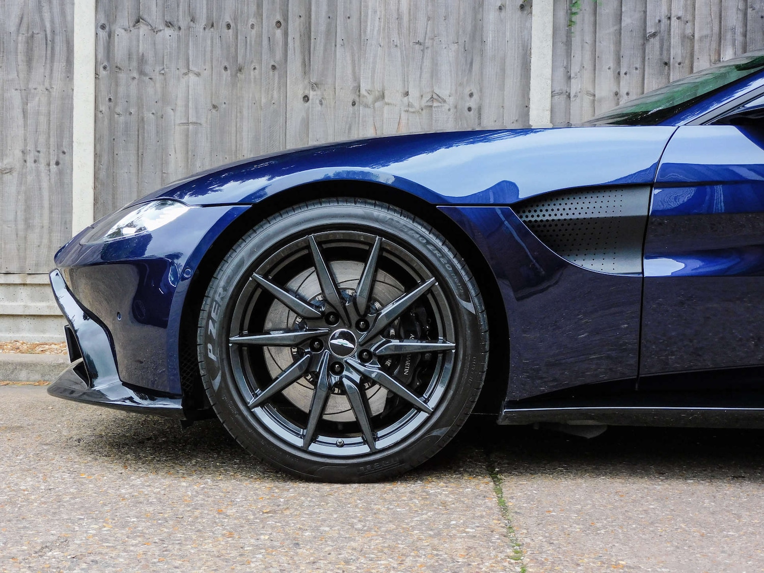 Used Aston Martin Vantage 2019 for sale - 76601142: Photo 7