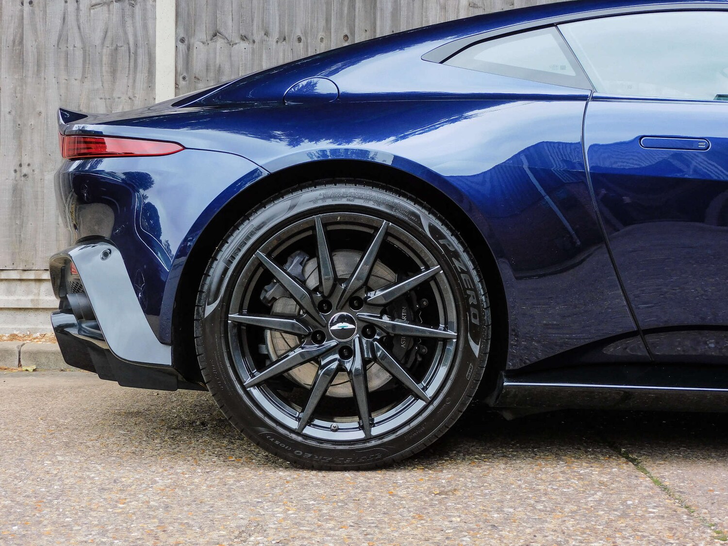 Used Aston Martin Vantage 2019 for sale - 76601142: Photo 9