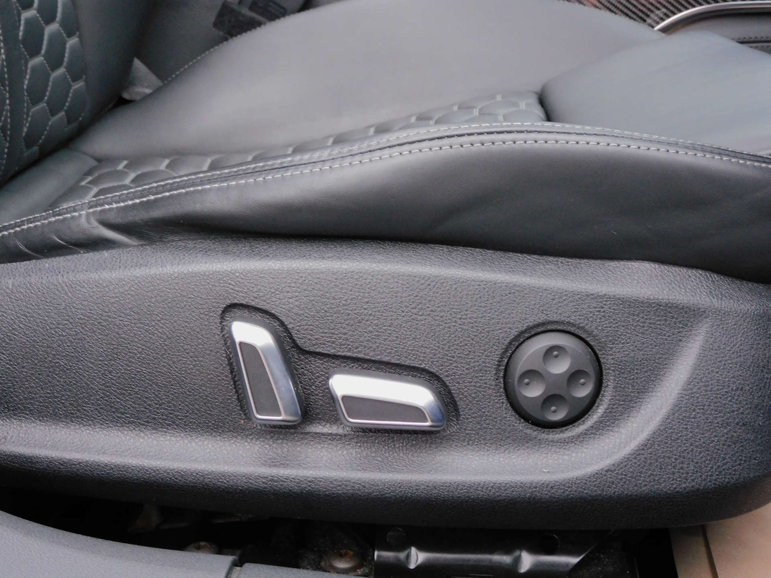 Used Audi RS6 2016 for sale - 77187823: Photo 25