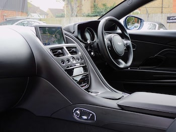Used Aston Martin DB11 2018 for sale - 79313980: Photo