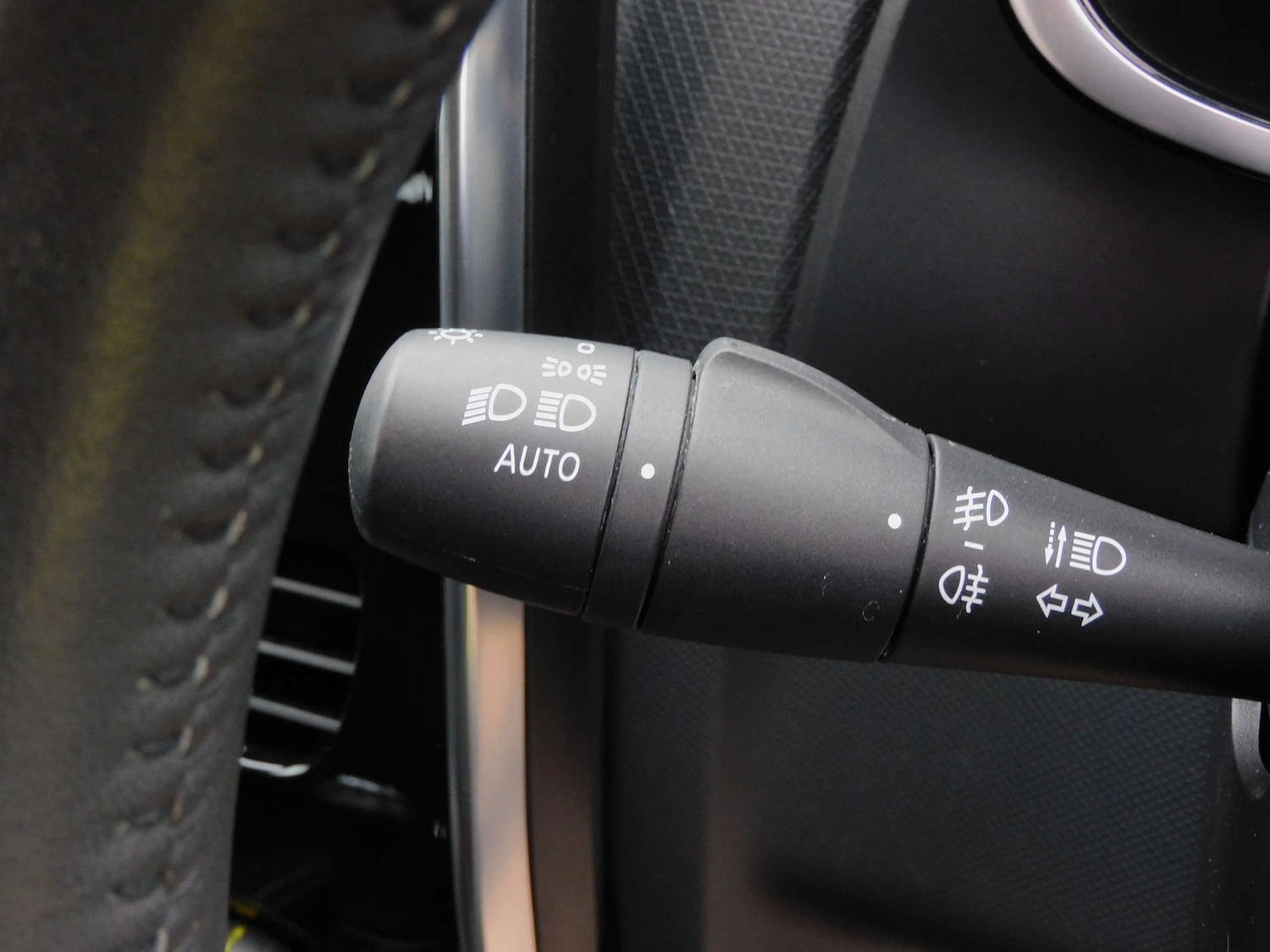 Used Renault Clio 2015 for sale - 77288541: Photo 32