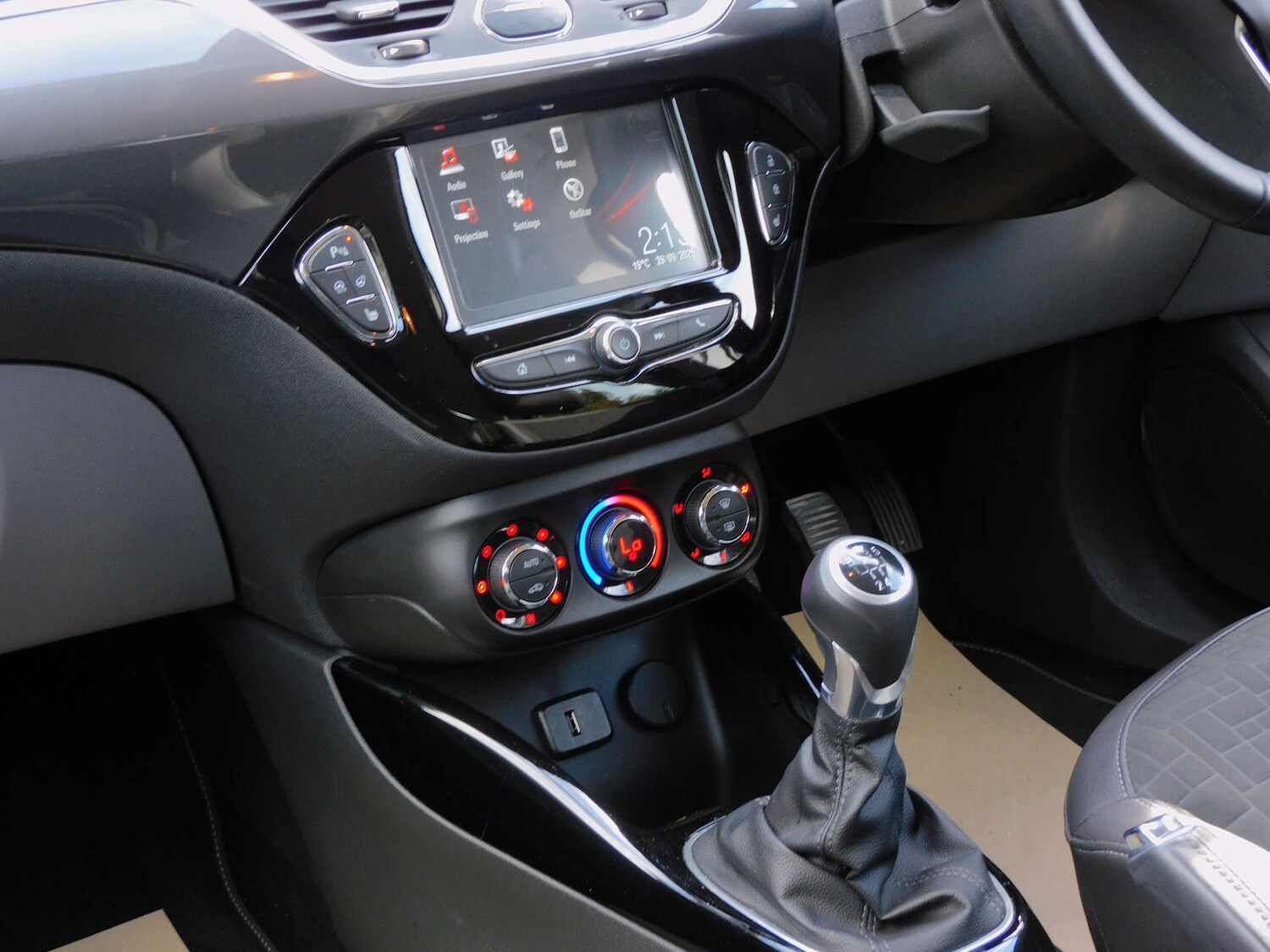 Used Vauxhall Corsa 2017 for sale - 76105292: Photo 25